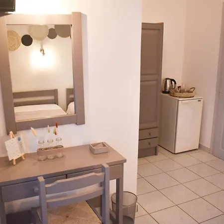 Guest house Alfa Naousa (Paros)